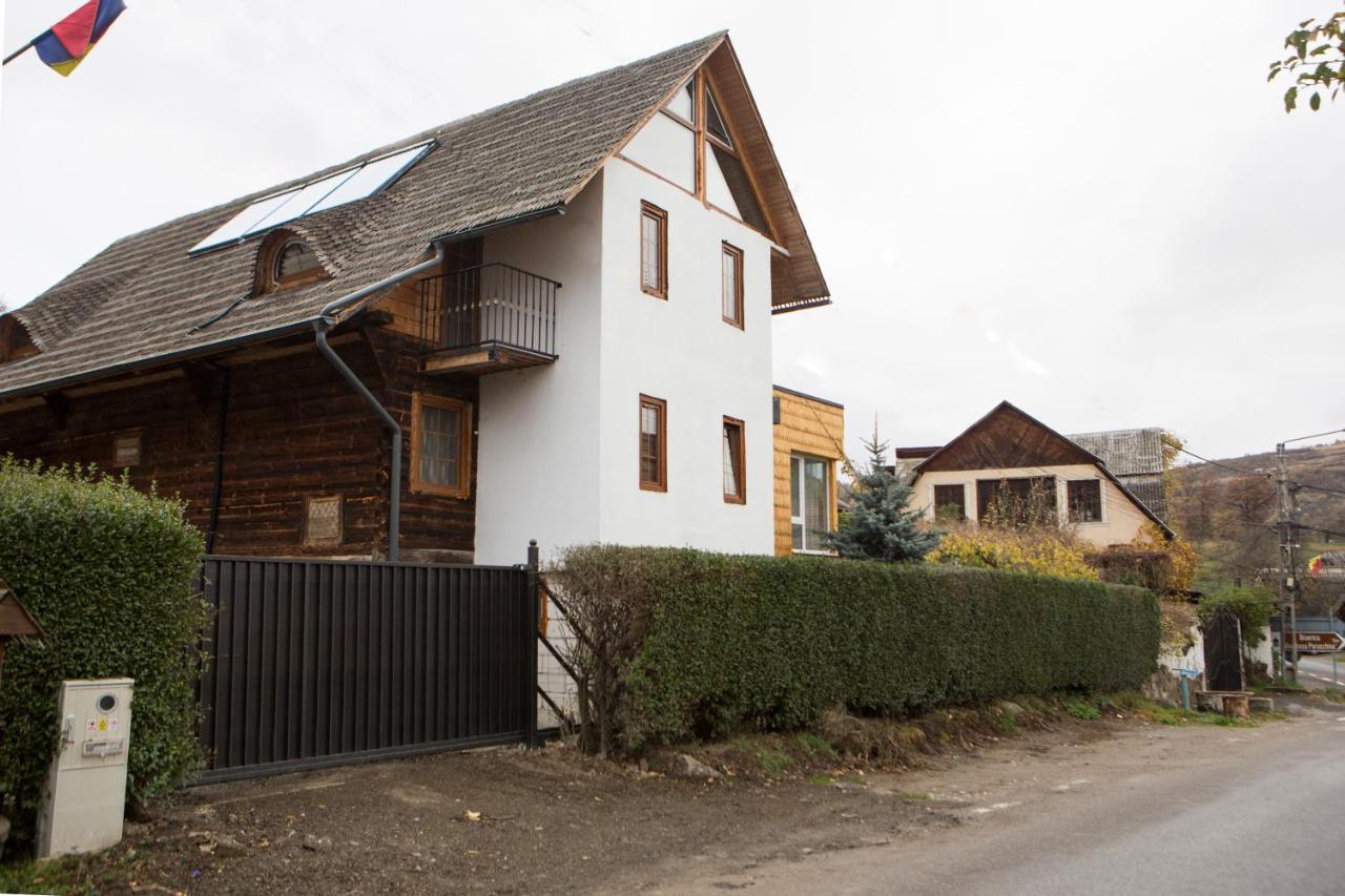 Hotel Casa Cu Magnolii Poienile Izei Exterior foto